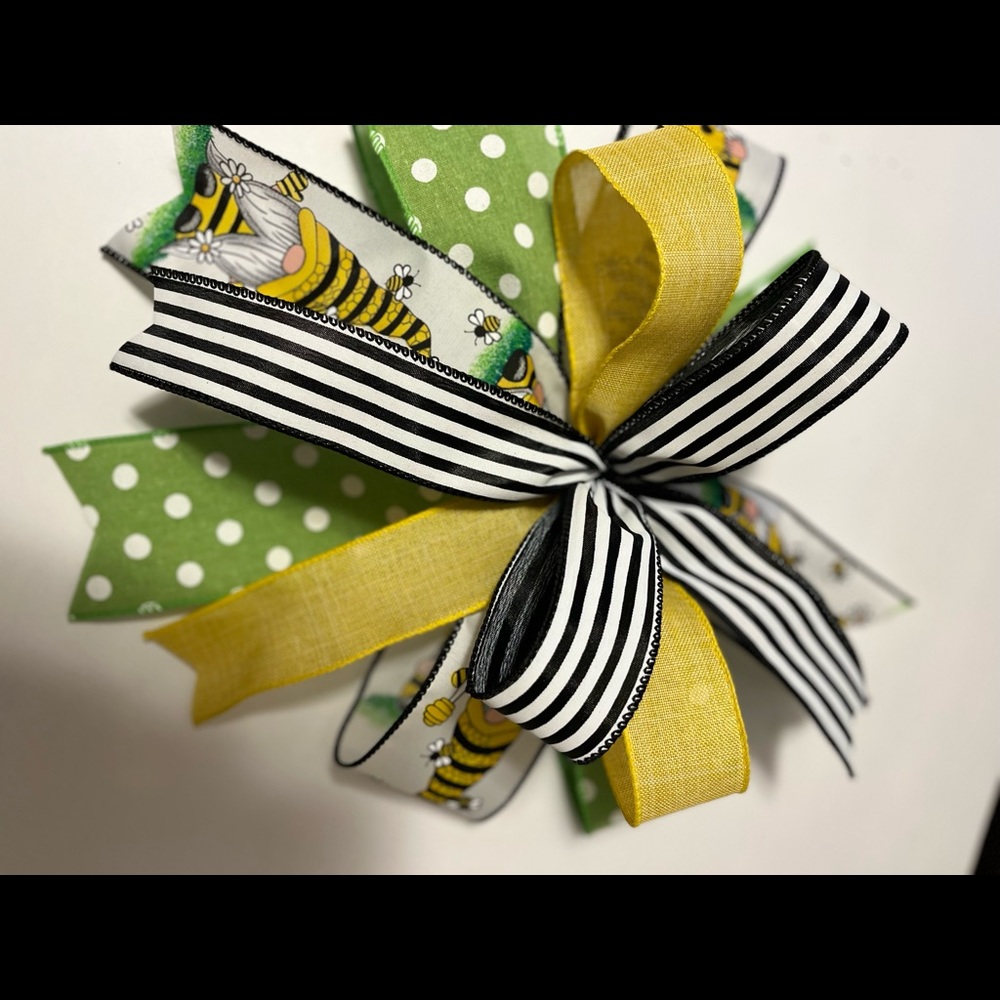 Gnome accent bow